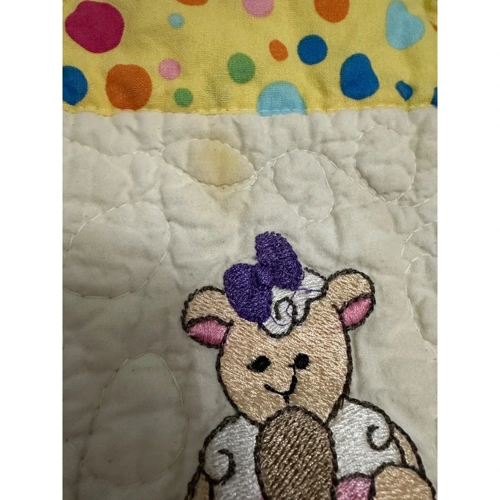 vtg handmade baby quilt with sheep‎